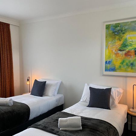The Astor Hotel Motel 골번 외부 사진