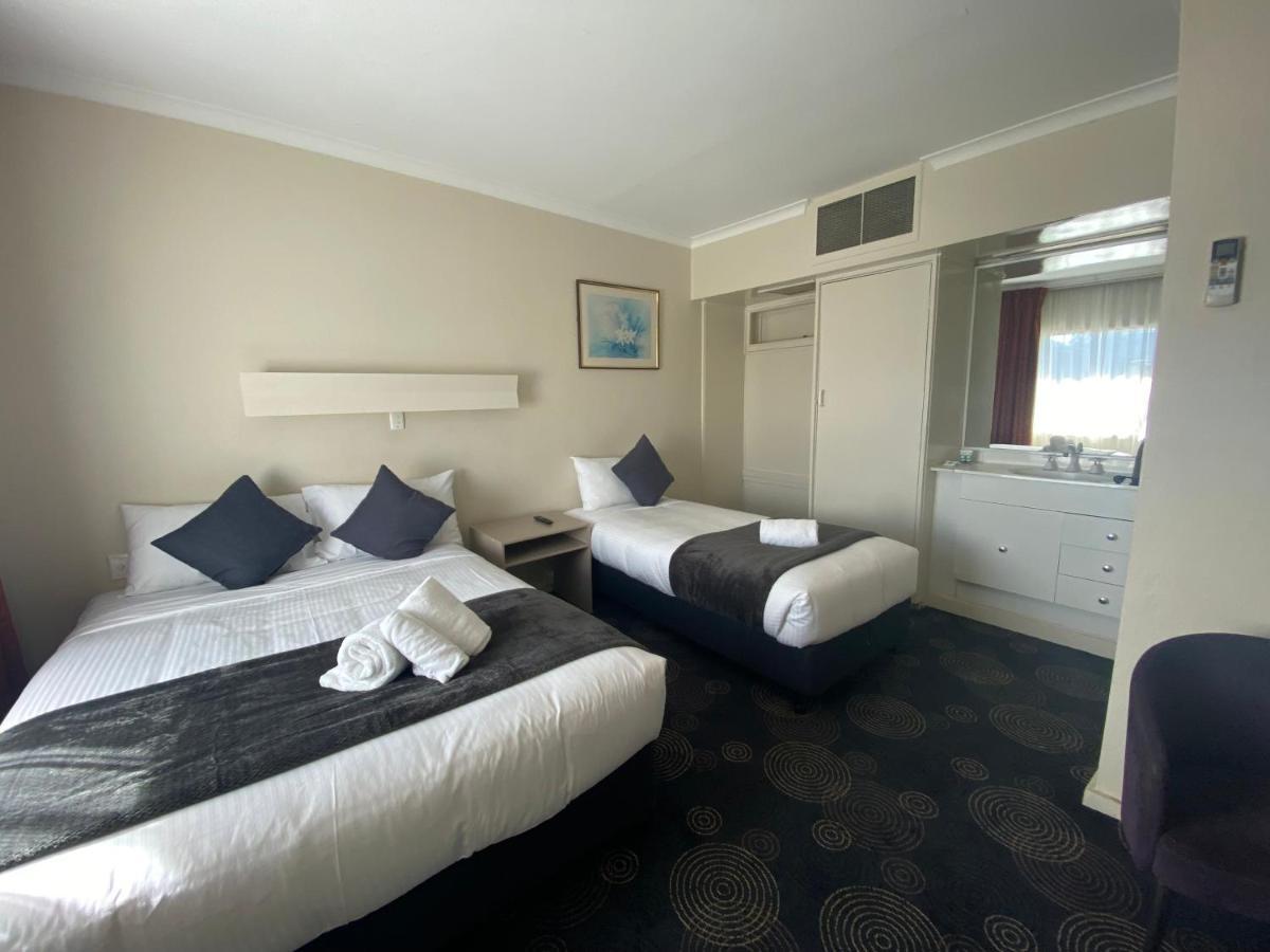 The Astor Hotel Motel 골번 외부 사진